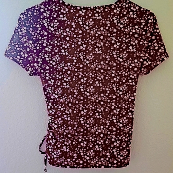 Womans Spring/Summer Top - Picture 5 of 5